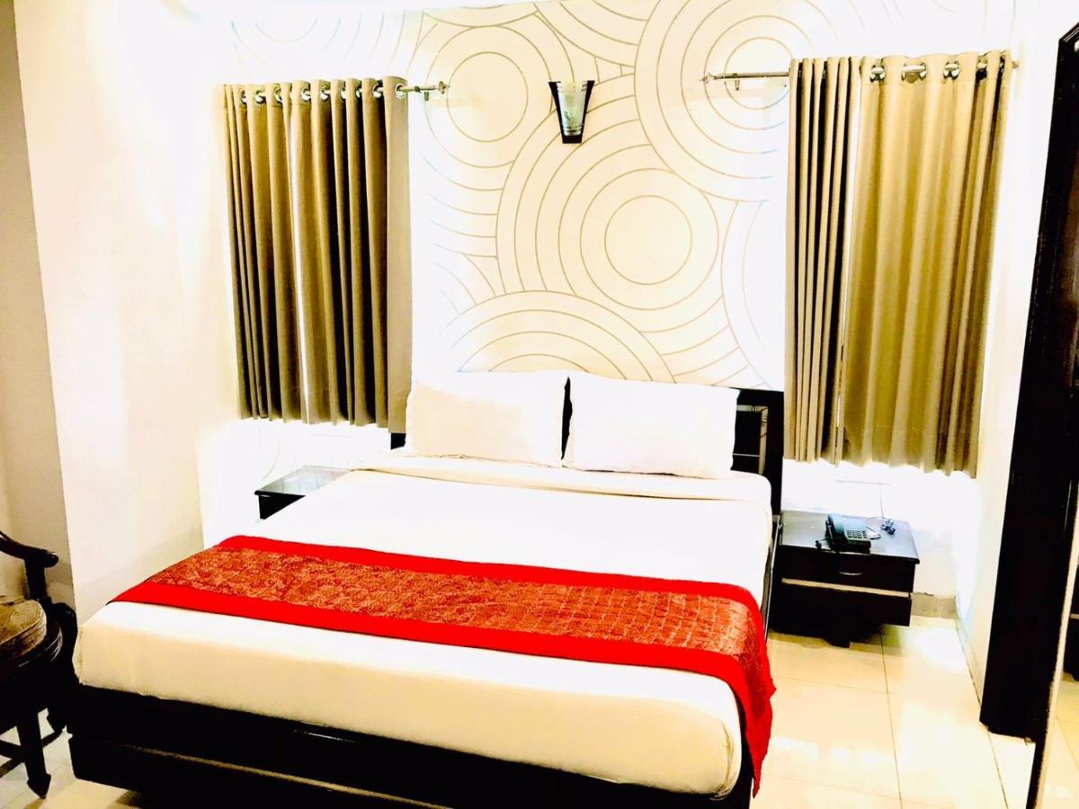 Hotel Queens Tower Amritsar Extérieur photo